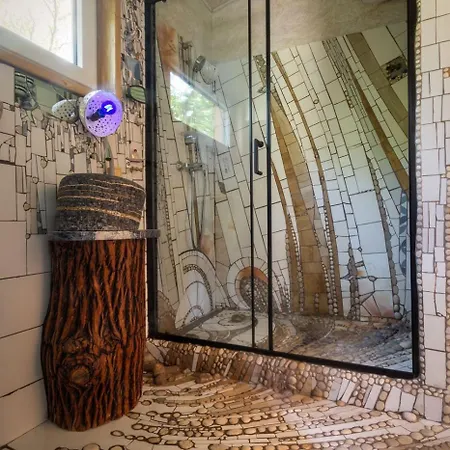 Mosaic House, An Art And Wellness Retreat Unetice